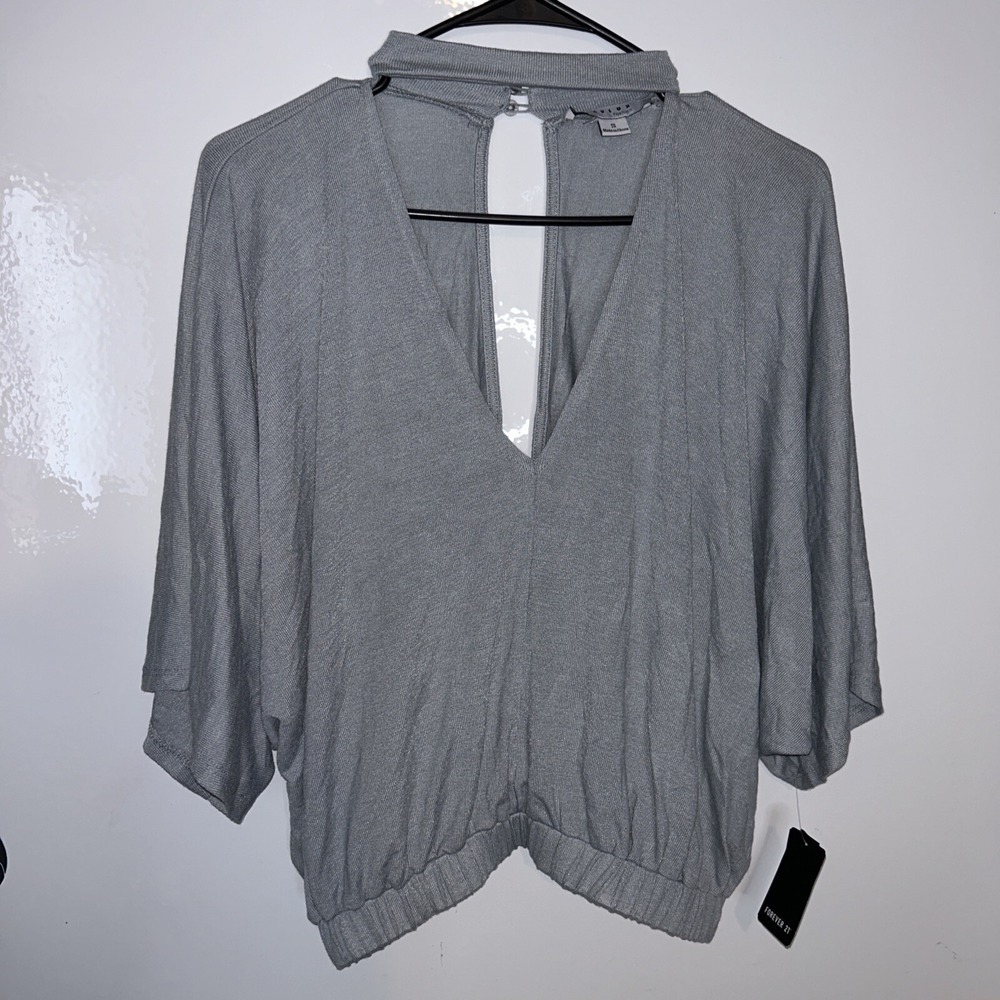 Forever 21 Gray‎ Flowy Shirt Neck Choker